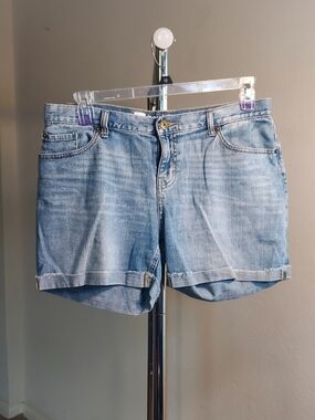 Classic Light Blue Denim Jean Shorts with Cuffed Hem